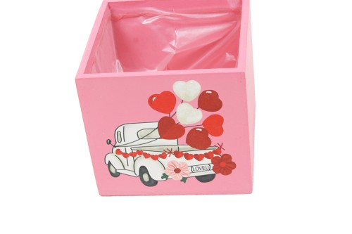 Maceta caja coche con globos de corazón