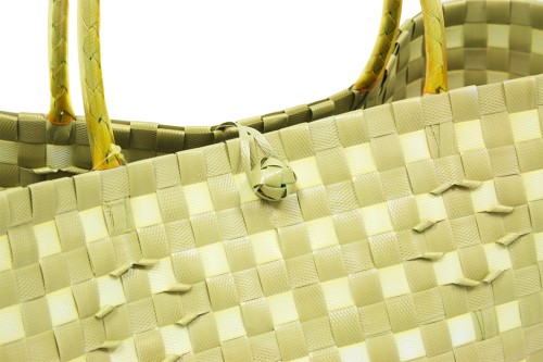 Bolso chic blanco y beige