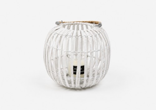 Velero blanco con vela aromatica