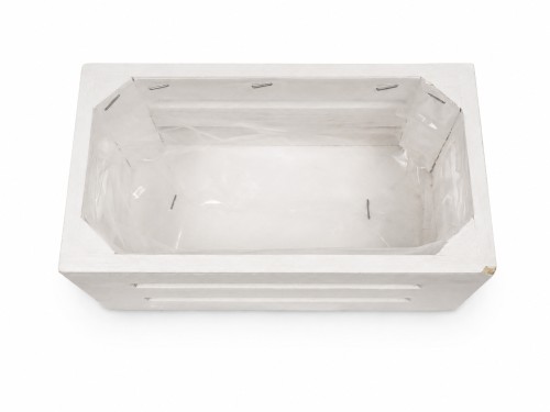 Macetero de madera blanco defectos en pintura