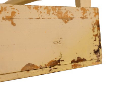 Caja macetero descolorida