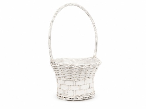 Cesta blanca de mimbre