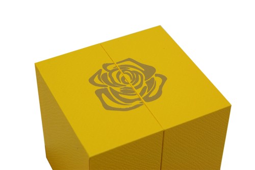 Cajita rosa preservada amarilla joyero sorpresa